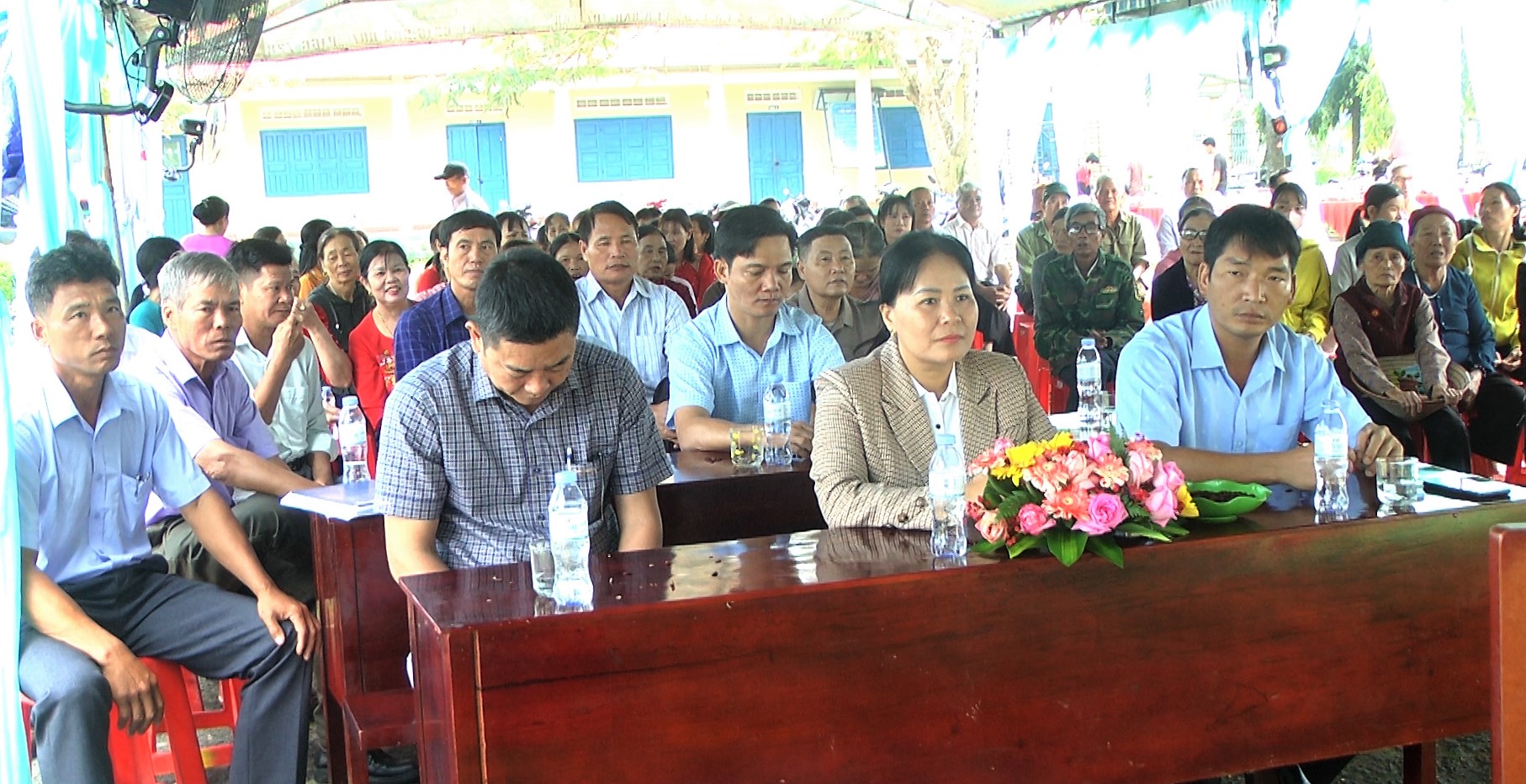 ngoan dunng.00_06_58_21.Still084